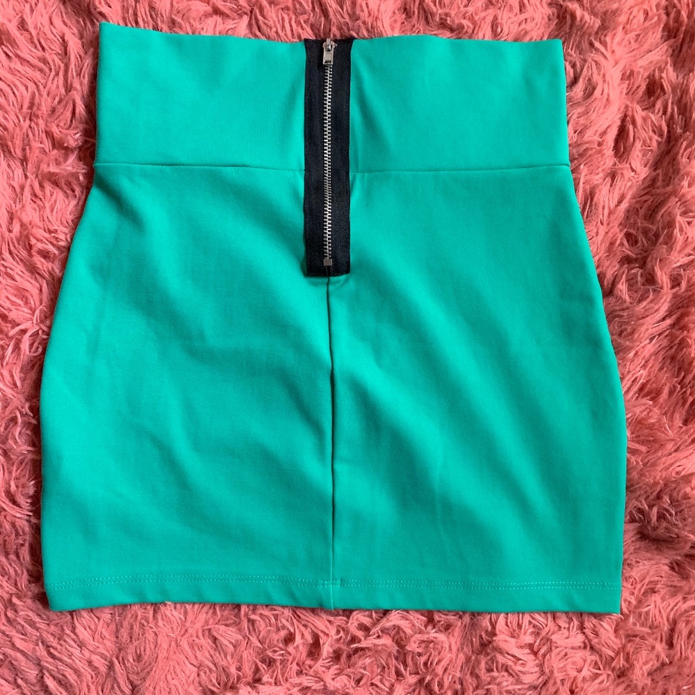 Bebe mini skirt sz XS